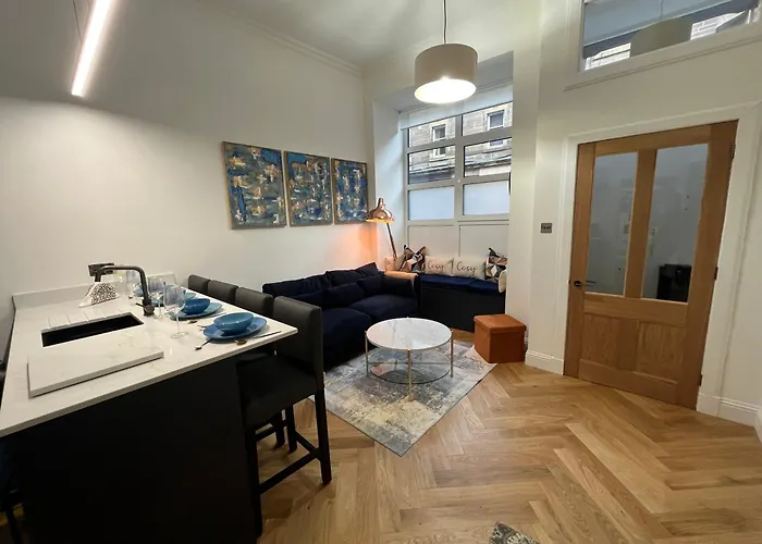 Cosy City Apartment, Free Street Parking